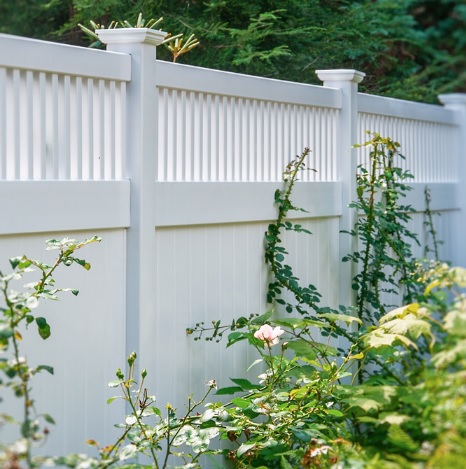 Vinyl Privacy Spindle Fence